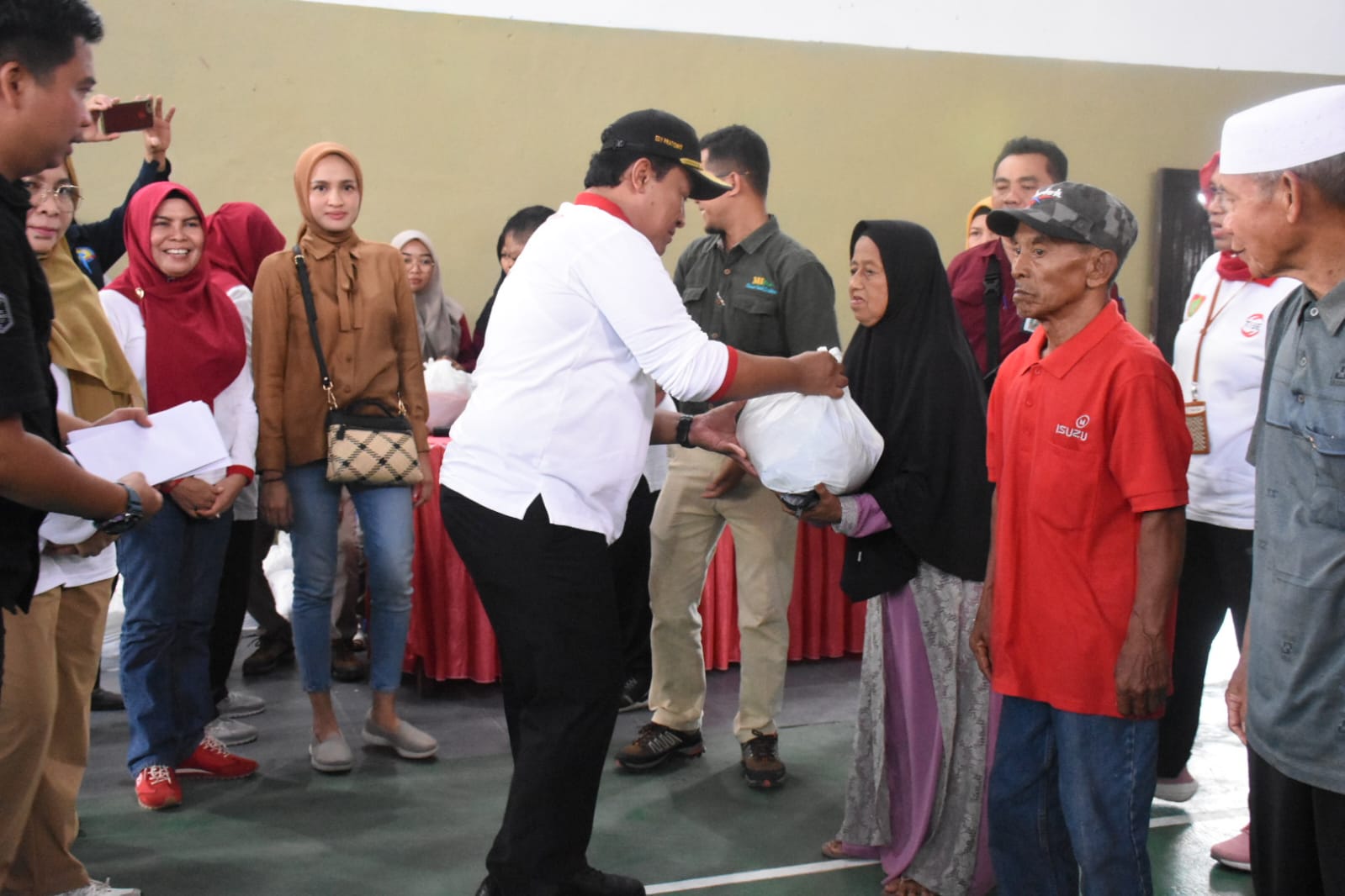 Bantu Penuhi Kebutuhan Pokok Masyarakat, Pemprov. Kalteng Gelar Pasar Murah Bersubsidi di Kobar