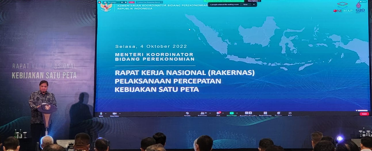 Asisten Ekbang Leonard S. Ampung dan Kepala Bappedalitbang Kaspinor Hadiri Rakernas Kebijakan Satu Peta