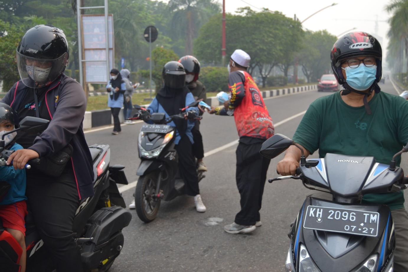 Dinas Sosial Prov. Kalteng Bagikan Masker Gratis Kepada Masyarakat 