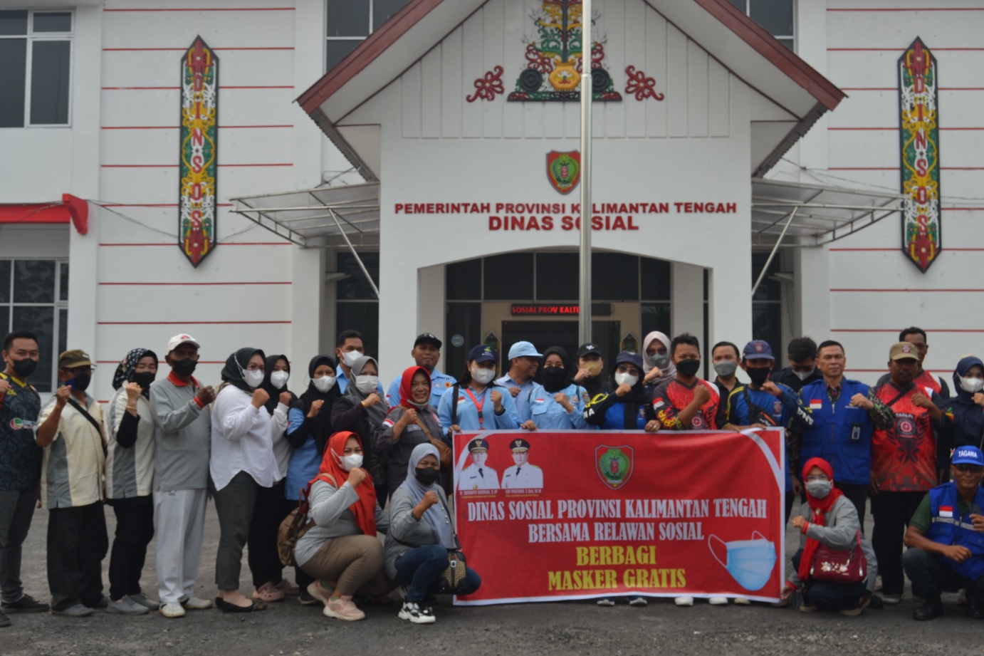 Dinas Sosial Prov. Kalteng Bagikan Masker Gratis Kepada Masyarakat 