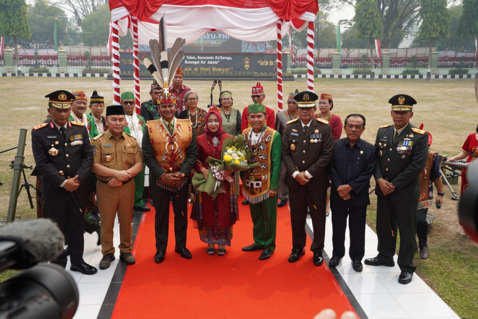 Hadiri Upacara Peringatan HUT ke-78 TNI, Gubernur Sugianto Sabran Imbau Masyarakat Stop Bakar Lahan