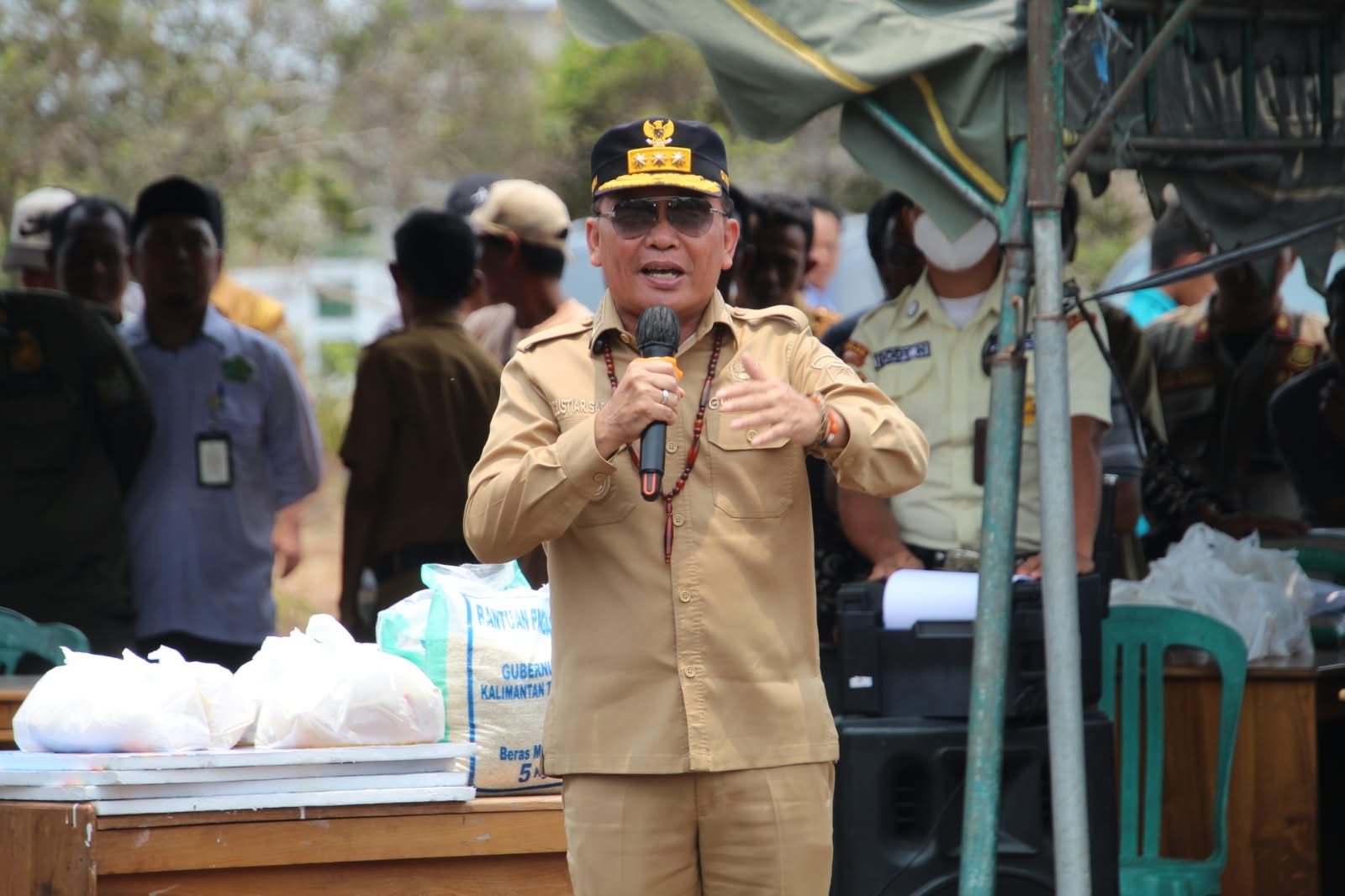 Pemprov Kalteng Salurkan 1.000 Paket Bantuan Pangan dan BLT KHBS bagi Warga Terdampak Karhutla di Pantai Lunci