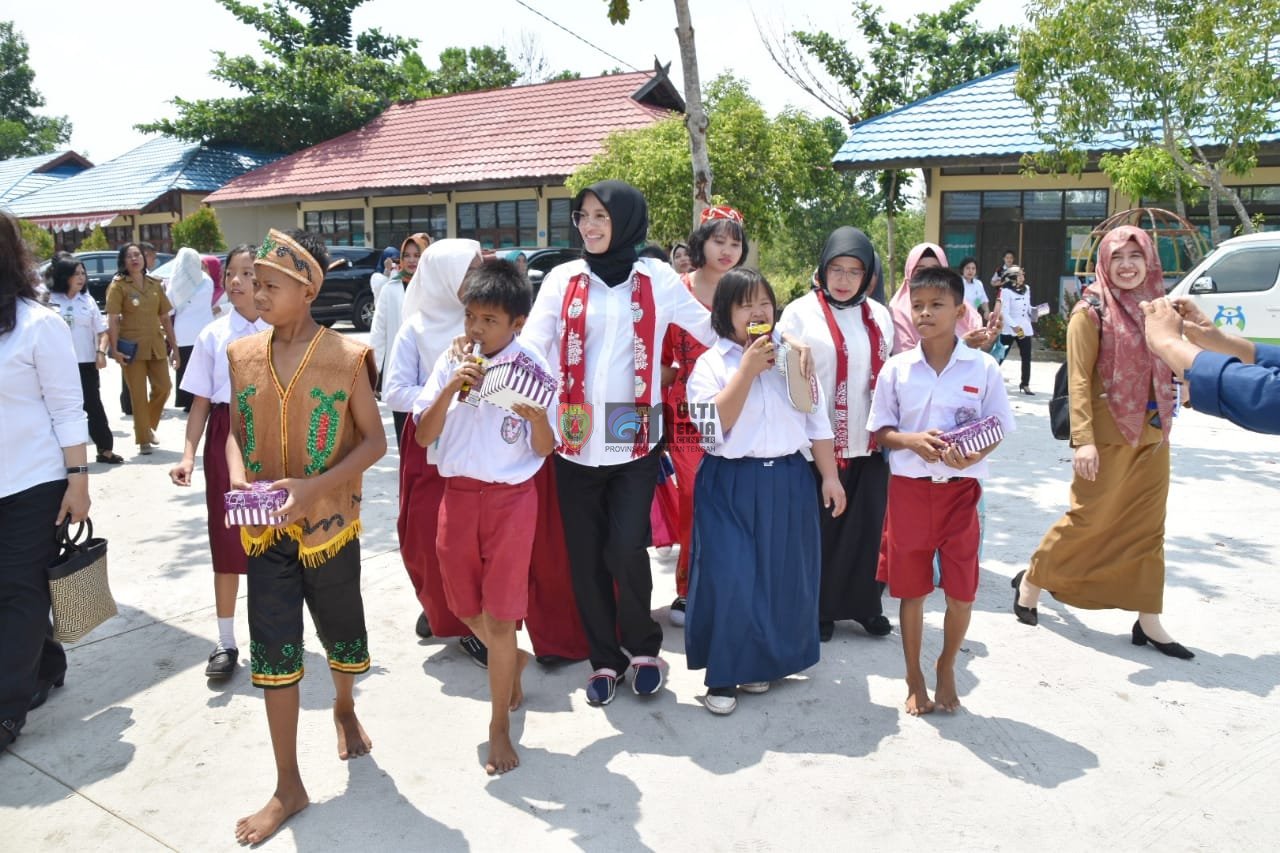 Kunjungi SLB dan LP Khusus Anak, Ibu Ivo Tegaskan Jangan Ada Diskriminasi