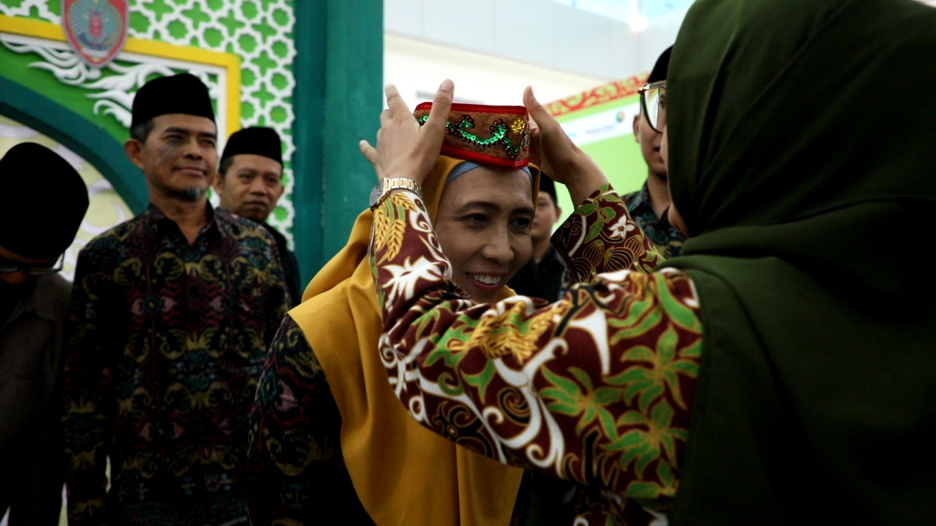 Sumping Dayak, Simbol Penyambutan Oleh Dinas TPHP Prov. Kalteng Sambut Kontingen MTQ KORPRI Jawa Tengah