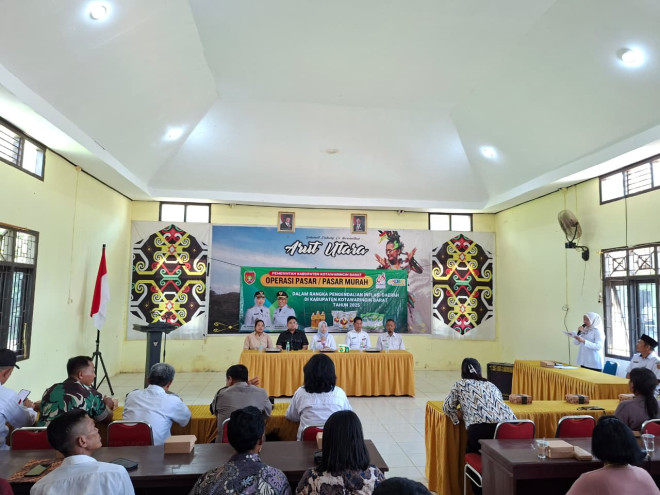 Kendalikan Inflasi Akhir Tahun, Pemkab Kobar Gelar Pasar Murah