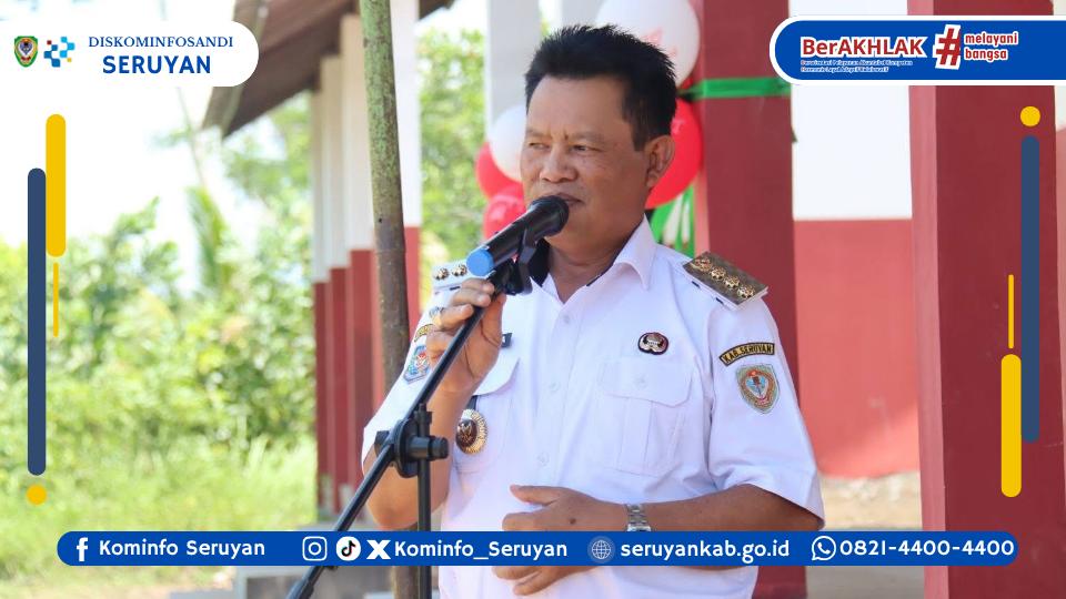 Bupati Seruyan Serahkan Bantuan Rumah Guru kepada SD IT Qurrota A’yun Kuala Pembuang