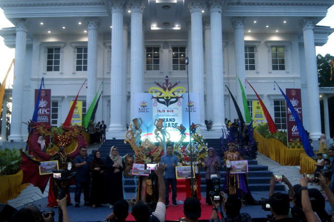 Angkat Mitos Nusantara, Marunting Fashion Carnaval 2025 Usung Tema Legendary Borneo