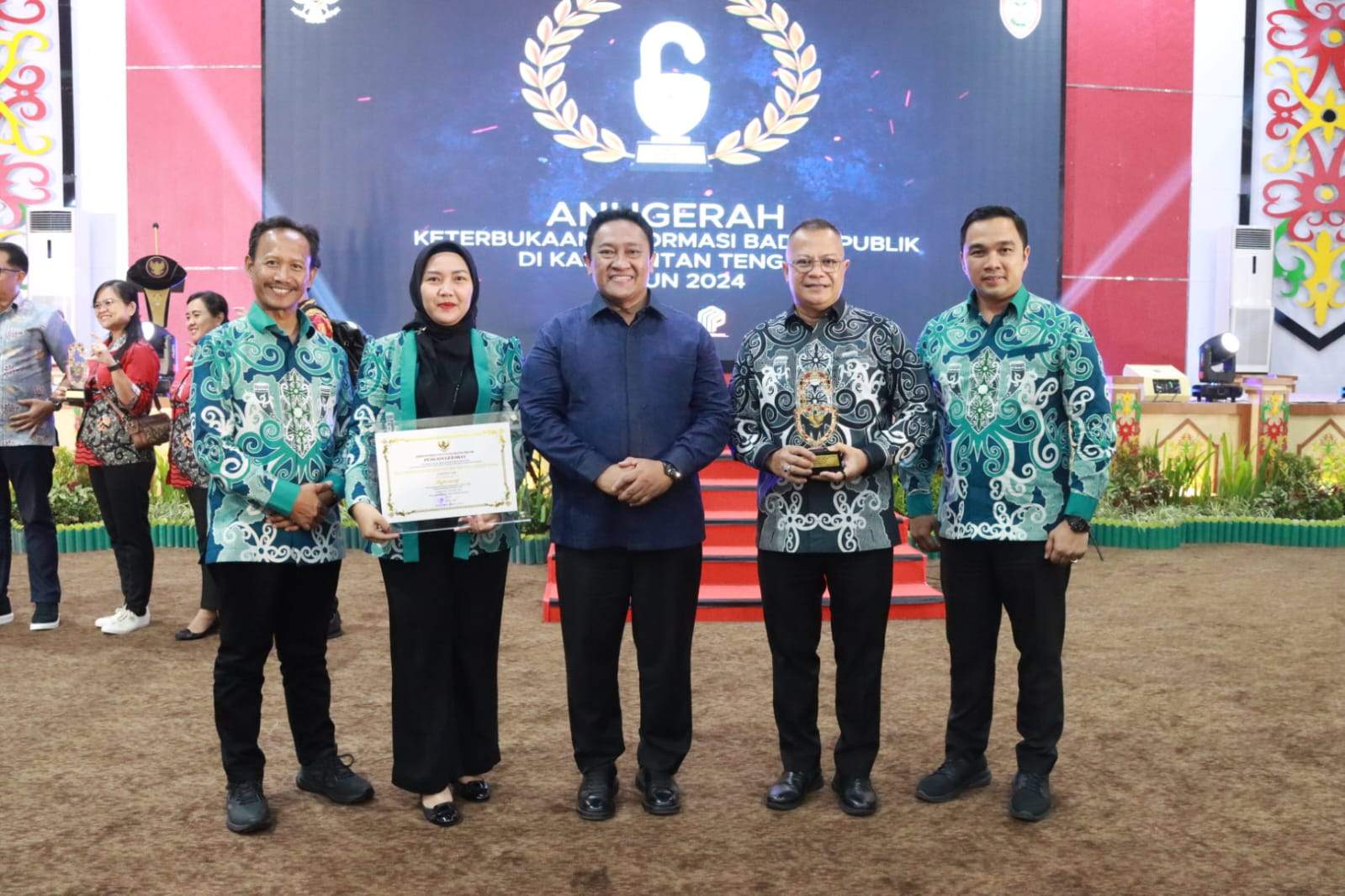 Dinas PMD Prov. Kalteng Raih Peringkat 2 Kategori Informatif dalam Anugerah Keterbukaan Informasi Publik