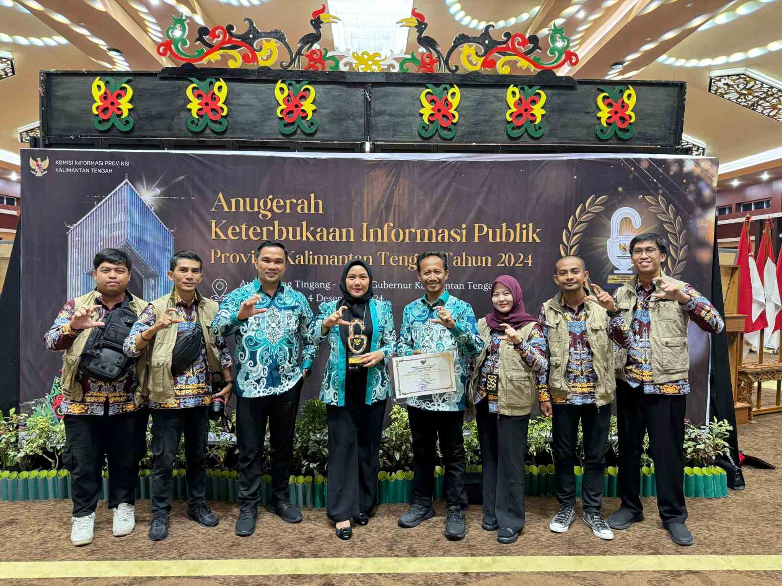 Dinas PMD Prov. Kalteng Raih Peringkat 2 Kategori Informatif dalam Anugerah Keterbukaan Informasi Publik