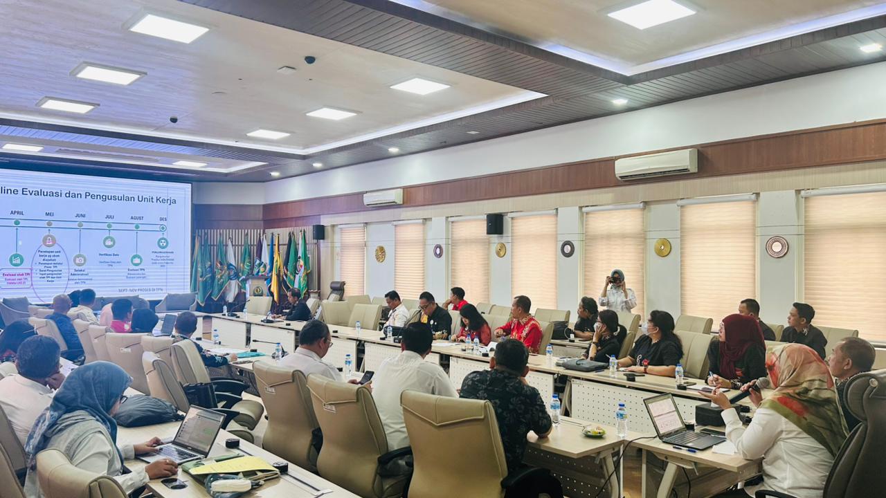 Inspektur Daerah Provinsi Kalimantan Tengah Pimpin Kaji Tiru Pelaksanaan RB dan Pembangunan ZI di Pemprov Jabar
