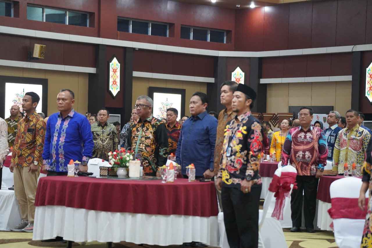 Dinas ESDM Terima Penghargaan Keterbukaan Informasi Publik Tahun 2024 Kategori Informatif