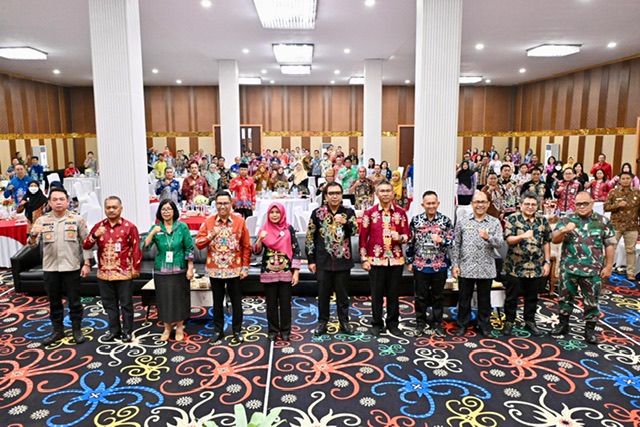 Asisten Ekbang Sri Widanarni Buka Rakordalev Pelaksanaan Rencana Pembangunan Daerah Prov. Kalteng Semester III Tahun 2024