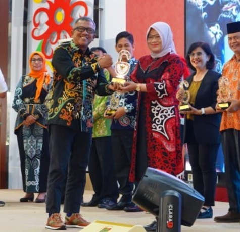 Buktikan Dedikasi pada Keterbukaan Informasi, Badan Kesbangpol Prov. Kalteng Raih Predikat Informatif