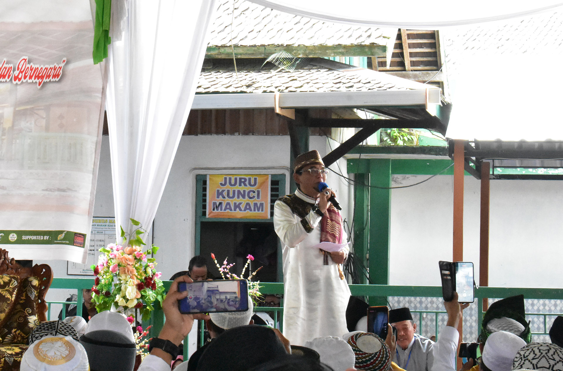 Puluhan Ribu Masyarakat dari Berbagai Daerah Hadiri Haul Akbar Kiai Gede