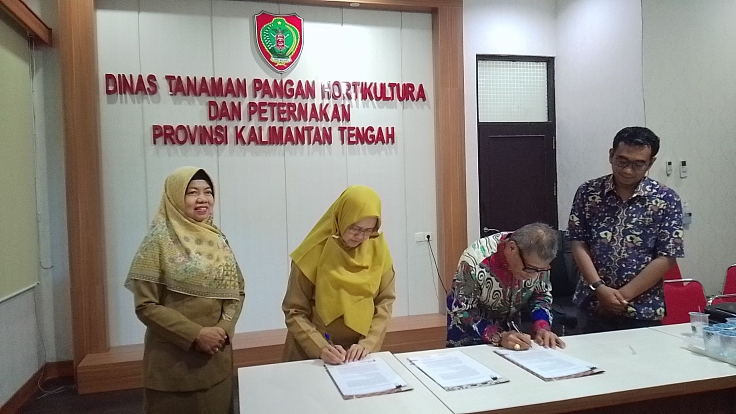 Dinas TPHP Prov. Kalteng dan PT. ANH Tandatangani Kontrak Kerja Sama Cetak Sawah di Kab. Pulang Pisau