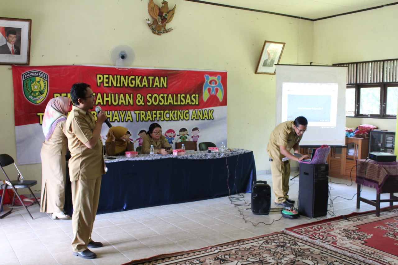 Siswa SMPN 4 Palangka Raya Mendapat Sosialisasi Tentang Internet Sehat
