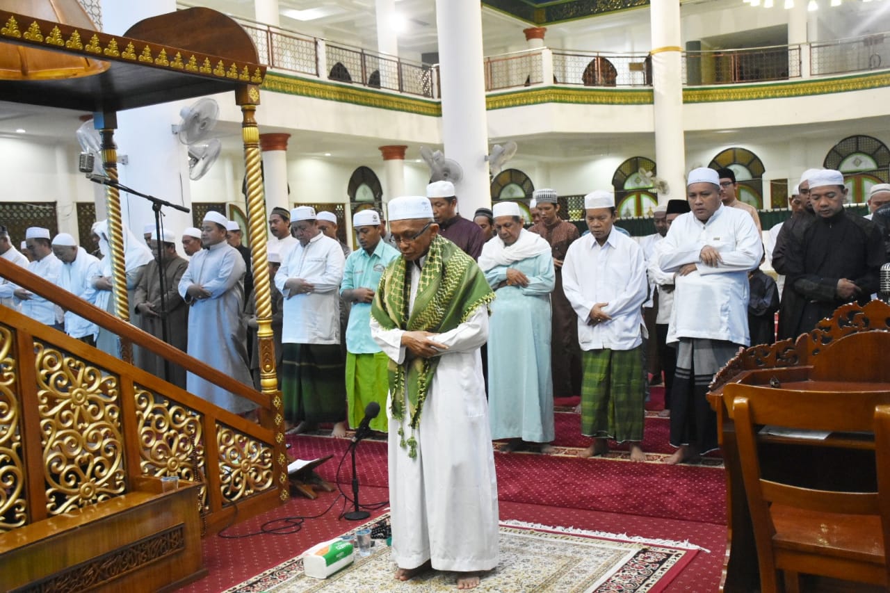 Tolak Bencana Dengan Sholat Hajat dan Istighosah