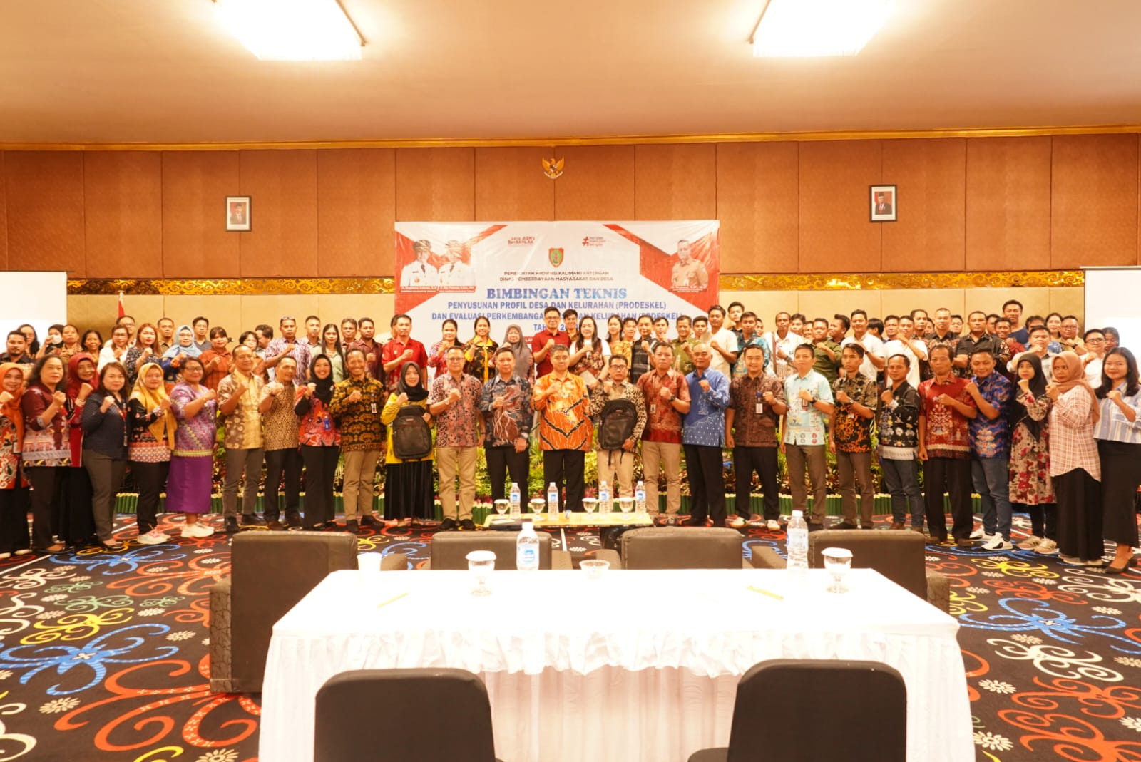 Sahli Gubernur Kalteng Bidang KSDM Suhaemi Buka Bimtek Penyusunan Profil Desa dan Kelurahan dan Evaluasi Perkembangan Desa Tahun 2024