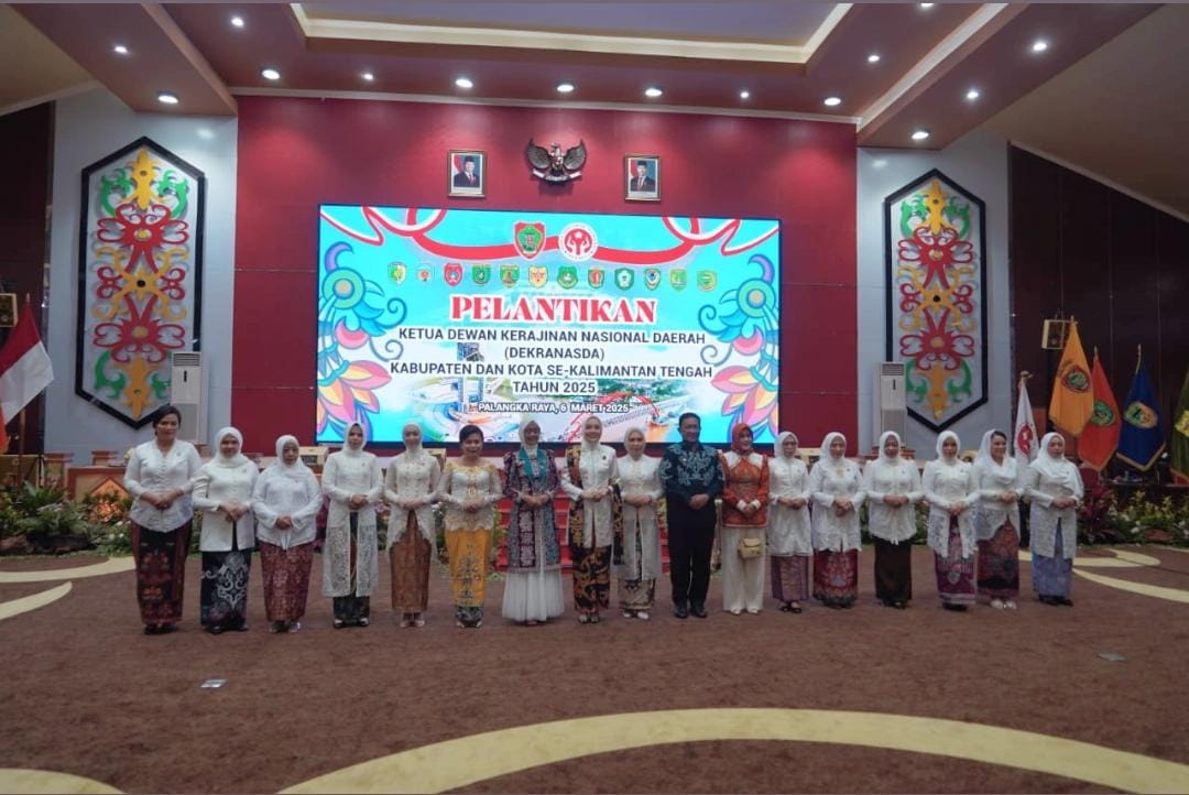 Ketua Dekranasda Ny. Aisyah Thisia Agustiar Sabran Lantik Ketua Dekranasda 12 Kabupaten/Kota se-Kalteng Masa Bakti 2025-2030