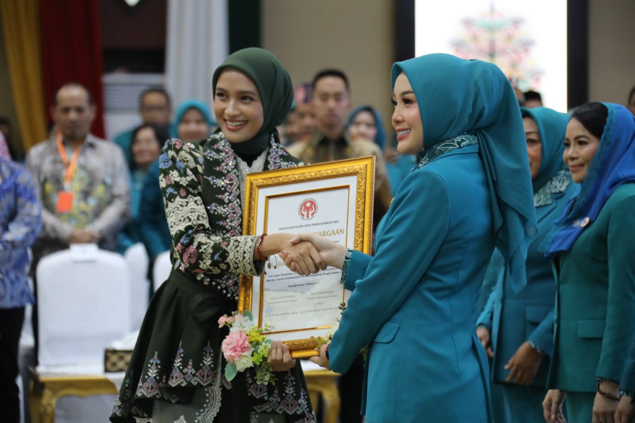 Gubernur Kalteng H. Agustiar Sabran Hadiri Pelantikan Ketua TP-PKK dan Ketua TP Posyandu Kabupaten/Kota Se Kalteng