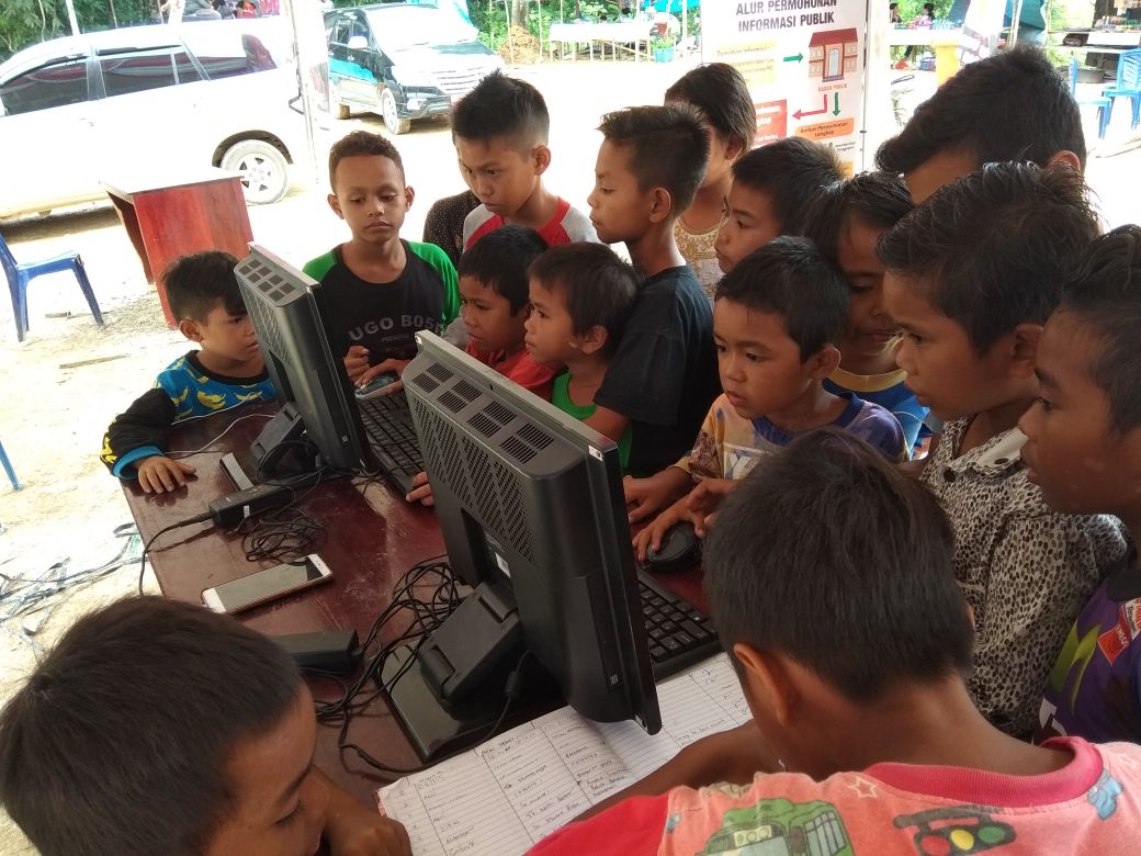 Masyarakat Desa Muara Jaan Antusias Memanfaatkan Internet Gratis Diskominfo Kalteng 