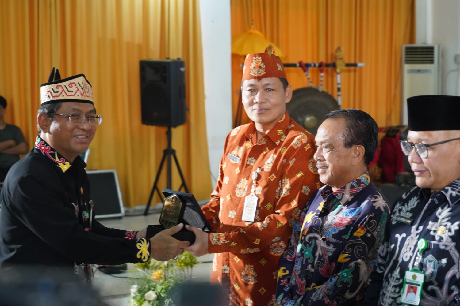 Usung Tema “Mencintai Indonesia, Merawat Kebhinekaan”: SAG Yuas Elko, Membuka Acara Dialog Nasional Kerukunan Antar Umat Beragama IAHN-TP Palangka Raya