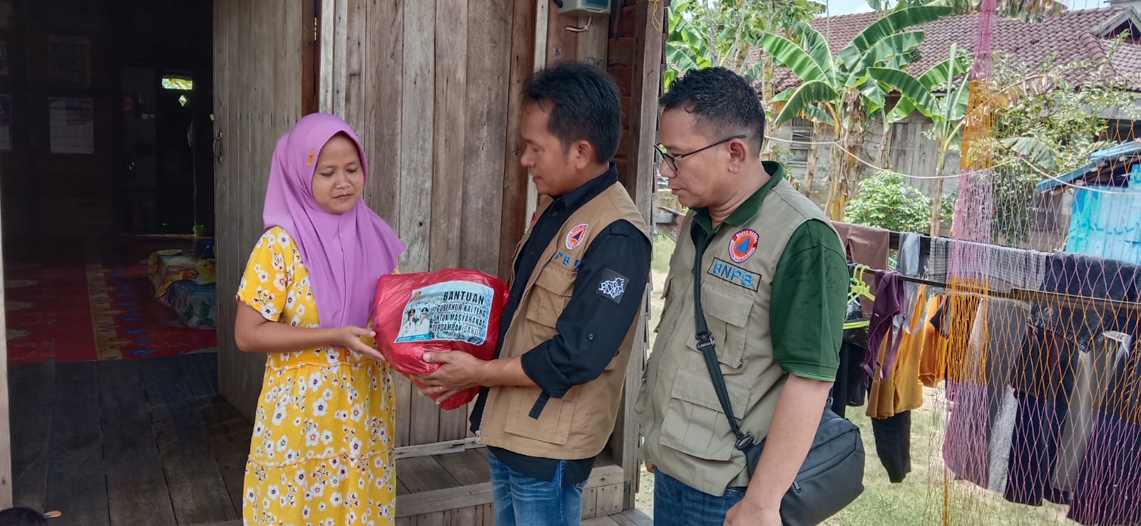 BPBPK Prov. Kalteng Koordinir Penyaluran Paket Sembako Bagi Masyarakat Terdampak Banjir di Kab. Barsel