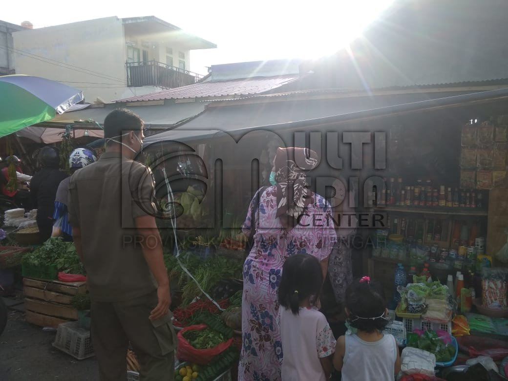 Satpol PP Tindak Tegas Warga yang Tidak Menggunakan Masker dan Berkerumun