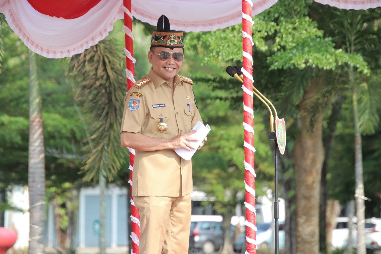 Turut Hadiri Apel Pengarahan Gubernur Kepada Tenaga Kontrak Lingkup Pemprov Kalteng, Kadis PMD Ajak Tingkatkan Disiplin dan Integritas