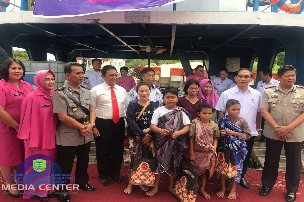 HUT Bhayangkara, Polres Pulang Pisau Gelar Khitan Massal di Atas Kapal