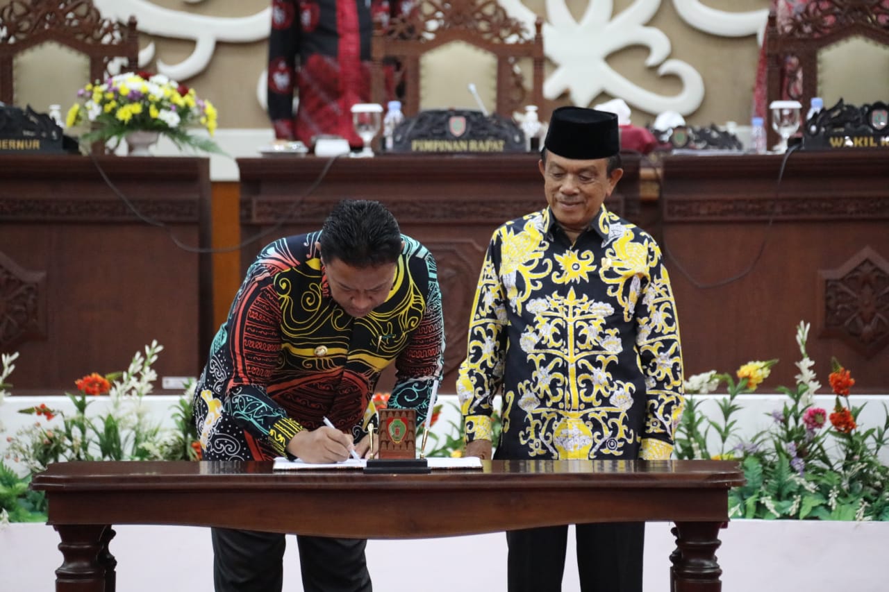 Wagub Edy Pratowo Sampaikan Pidato Pendapat Akhir 2 Raperda dan Pidato Jawaban atas Pemandangan Umum Fraksi Terhadap Raperda Perubahan Bentuk Hukum BUMD dan Raperda Pertanggungjawaban APBD Tahun 2022