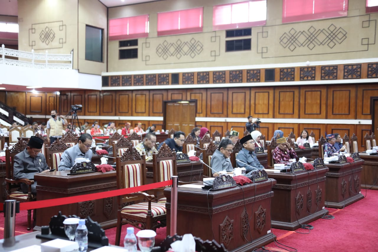 Wagub Edy Pratowo Sampaikan Pidato Pendapat Akhir 2 Raperda dan Pidato Jawaban atas Pemandangan Umum Fraksi Terhadap Raperda Perubahan Bentuk Hukum BUMD dan Raperda Pertanggungjawaban APBD Tahun 2022