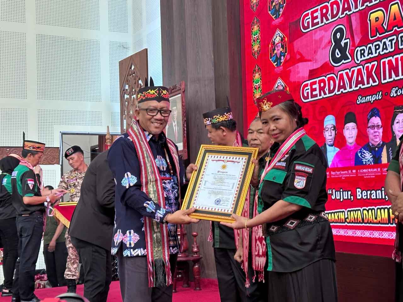 Wakili Gubernur Kalimantan Tengah, Kaban Kesbangpol Hadiri HUT Gerdayak Ke-14 dan Rapimnas Gerdayak Indonesia Tahun 2024