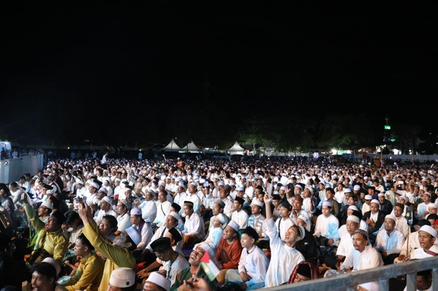 Peringati  Hari Jadi ke-67 Provinsi Kalteng, Pemprov Gelar Kalteng Bersholawat bersama Habib Ali Zainal Abidin Assegaf dan Habib Muhammad Farid Al-Muthohar di Pangkalan Bun