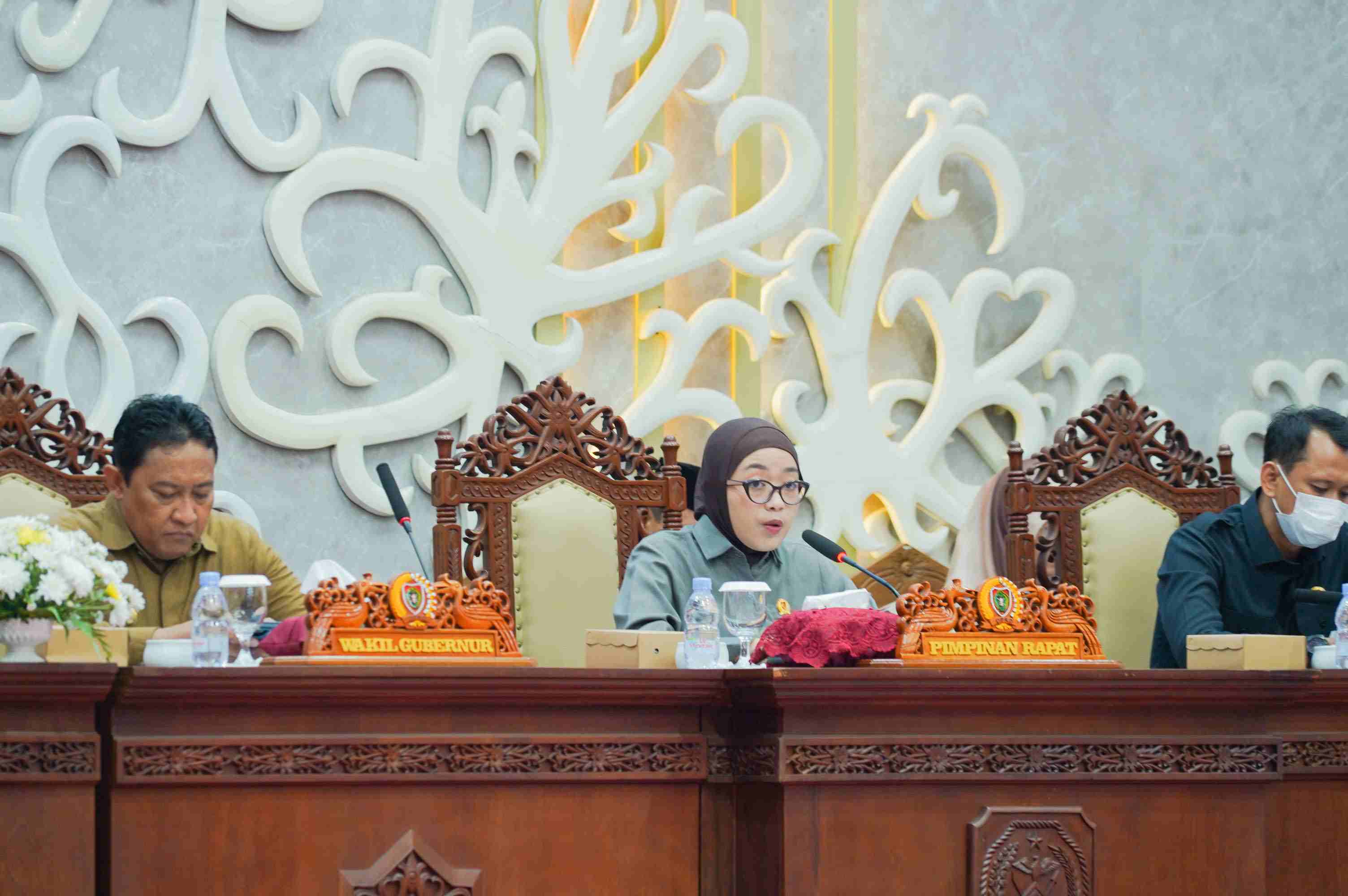 Rapat Paripurna DPRD, Wagub Edy Pratowo Tegaskan Komitmen Perkuat Tata Kelola Keuangan Daerah