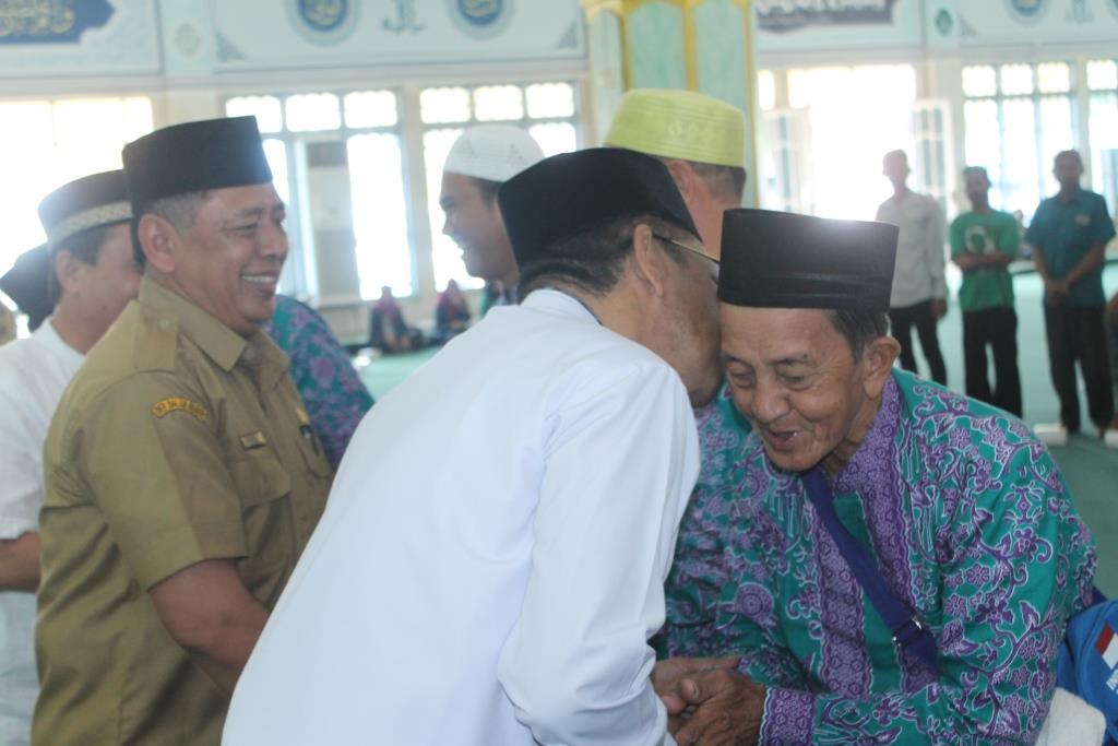 Pj. Bupati Seruyan Lepas Jamaâ€™ah Calon Haji