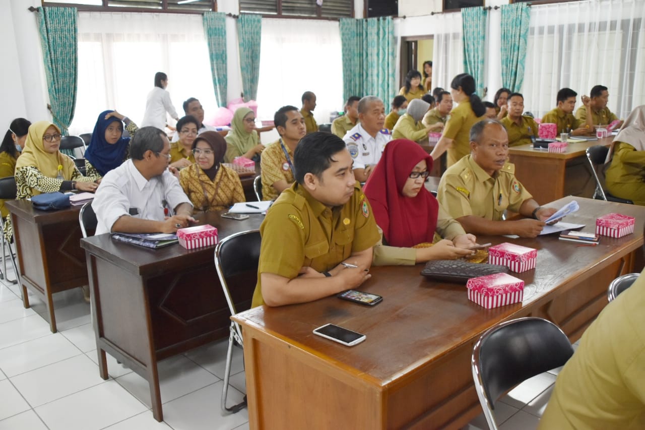 Dinas Penanaman Modal dan Pelayanan Terpadu Satu Pintu Provinsi Kalteng Selenggarakan Rapat Pembahasan Mekanisme dan Prosedur Pelayanan Izin dan Non Izin