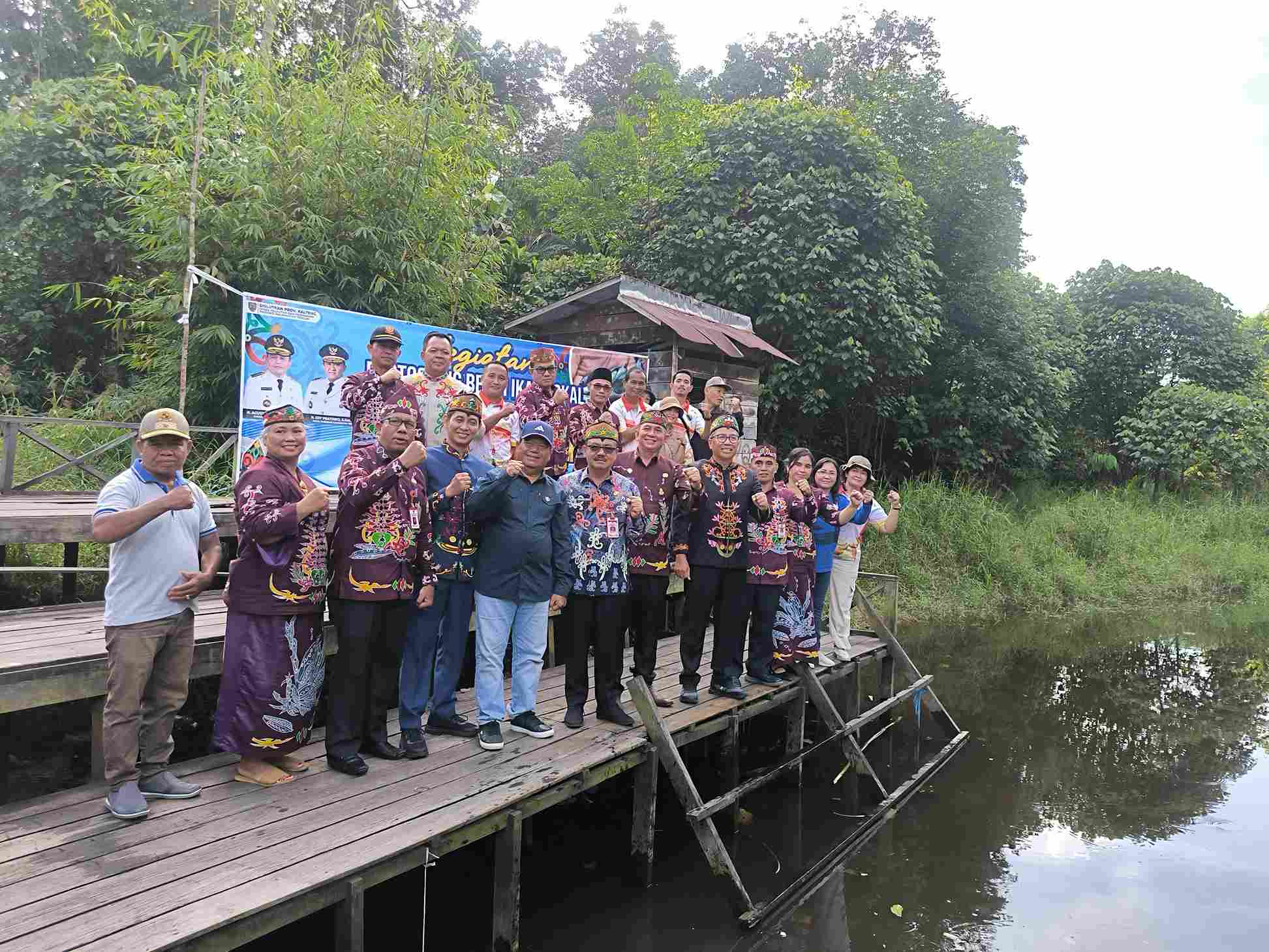 Pemprov Kalteng Restocking Benih Ikan di Sungai Serapat Kabupaten Barito Timur