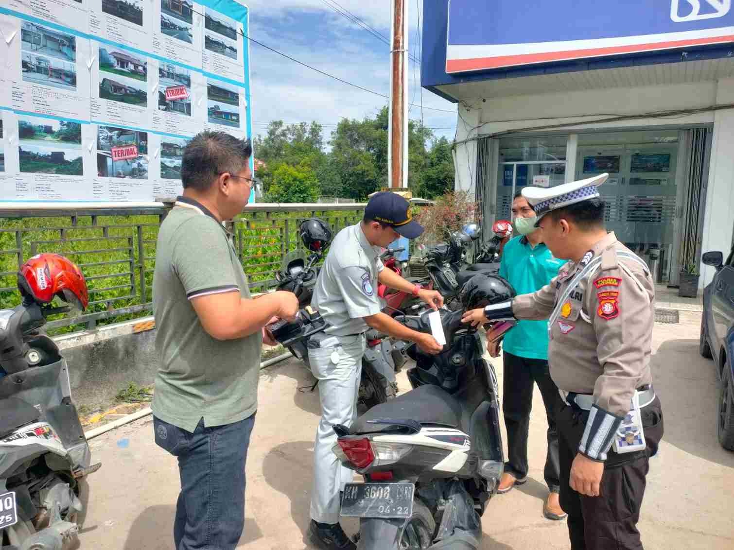 Samsat Kasongan Lakukan Sosialisasi dan Edukasi pada Masyarakat Melalui Inovasi SUPEL
