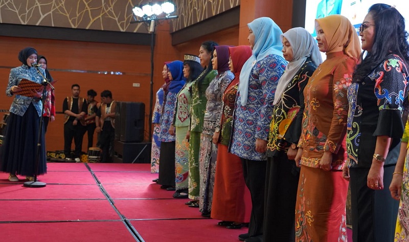Apresiasi Program Bangga Kencana dan ISPS, Gubernur Kalteng Berikan Piagam Penghargaan pada Peringatan Harganas dan HAN Tahun 2024