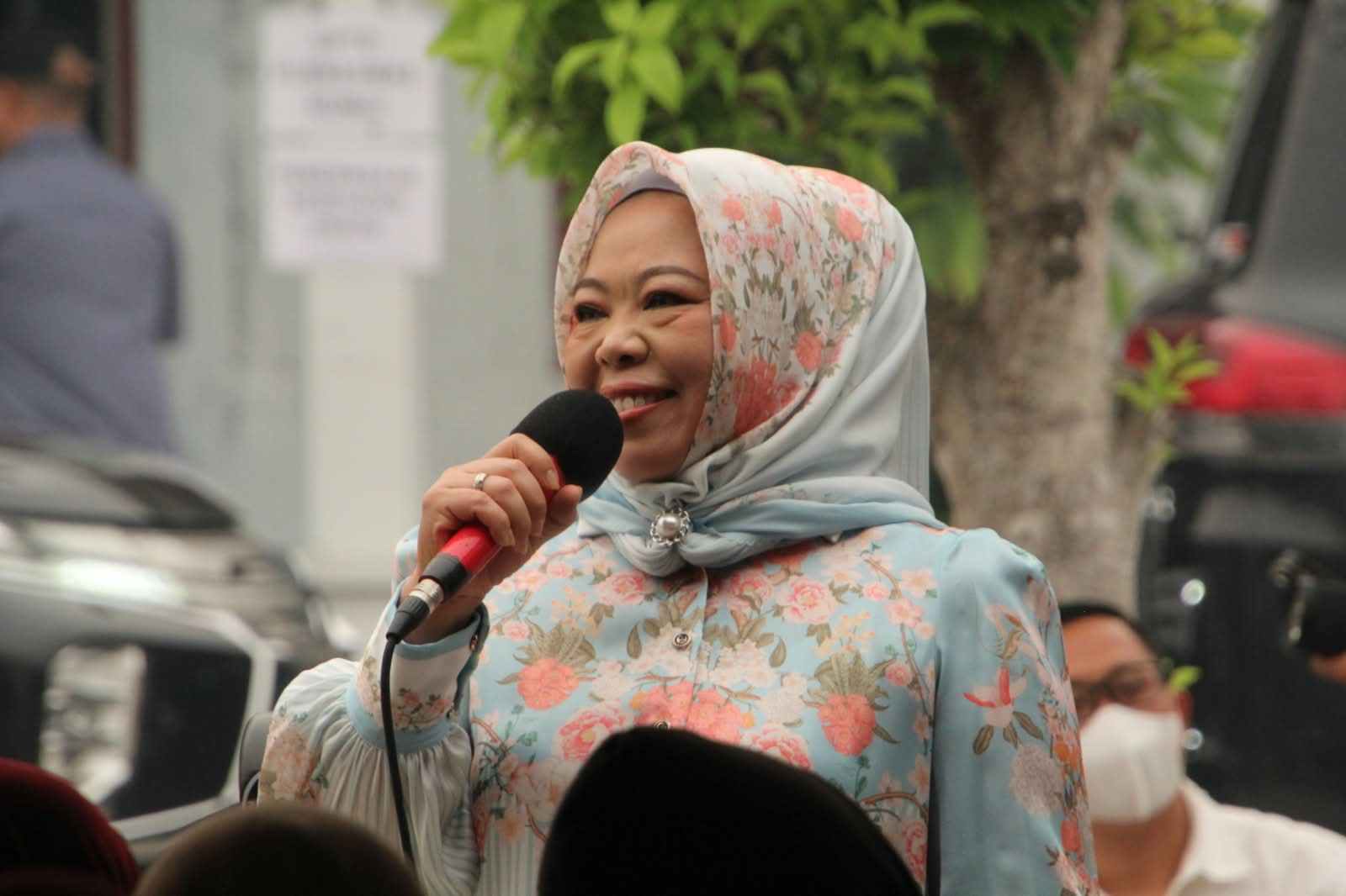 Gubernur Kalteng Salurkan 1.000 Paket Bantuan Pangan untuk Warga Kumai