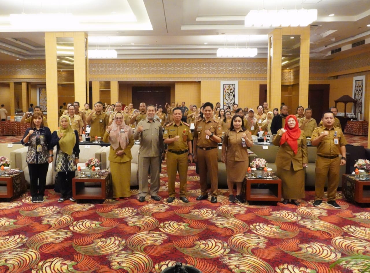Sahli KSDM Suhaemi Buka Bimtek Administrasi Kepegawaian di Lingkungan Setda Provinsi Kalteng Tahun 2023