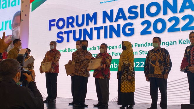 Pemkab Kobar Terima Penghargaan dari Pemerintah Pusat atas Komitmen dan Upaya Penurunan Stunting