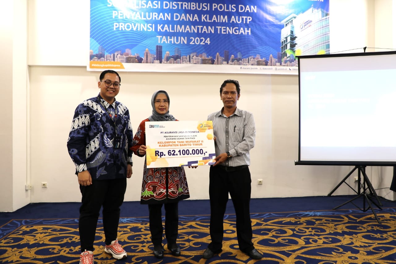 Penyerahan Klaim AUTP oleh Kepala Dinas TPHP Prov. Kalteng