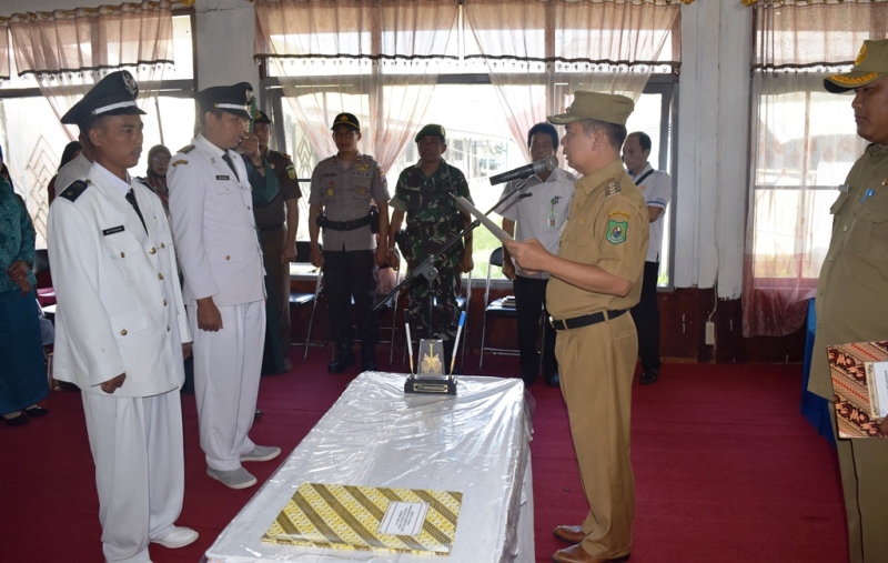 Bupati Lantik Dua Kades Kapuas Murung