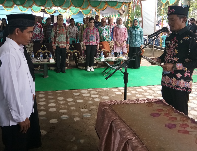 Ketua RT Desa Sei Jangkit dilantik