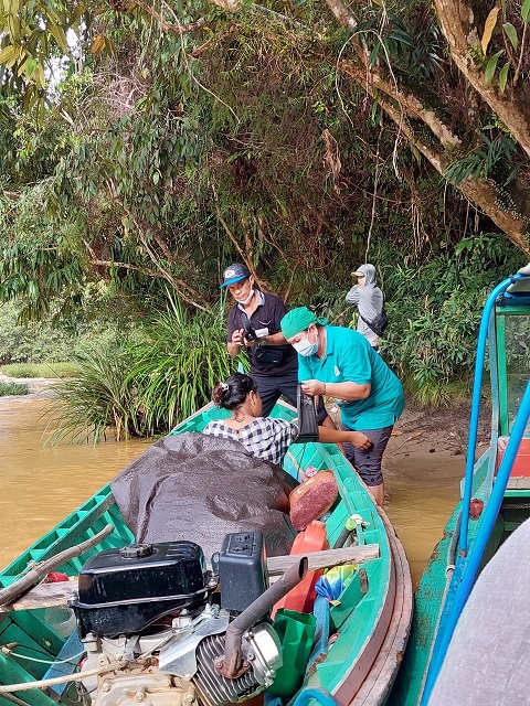 Vaksinasi Covid-19, Kapolres Gumas: Di Kahut Buka Layanan Vaksin Di Atas Perahu