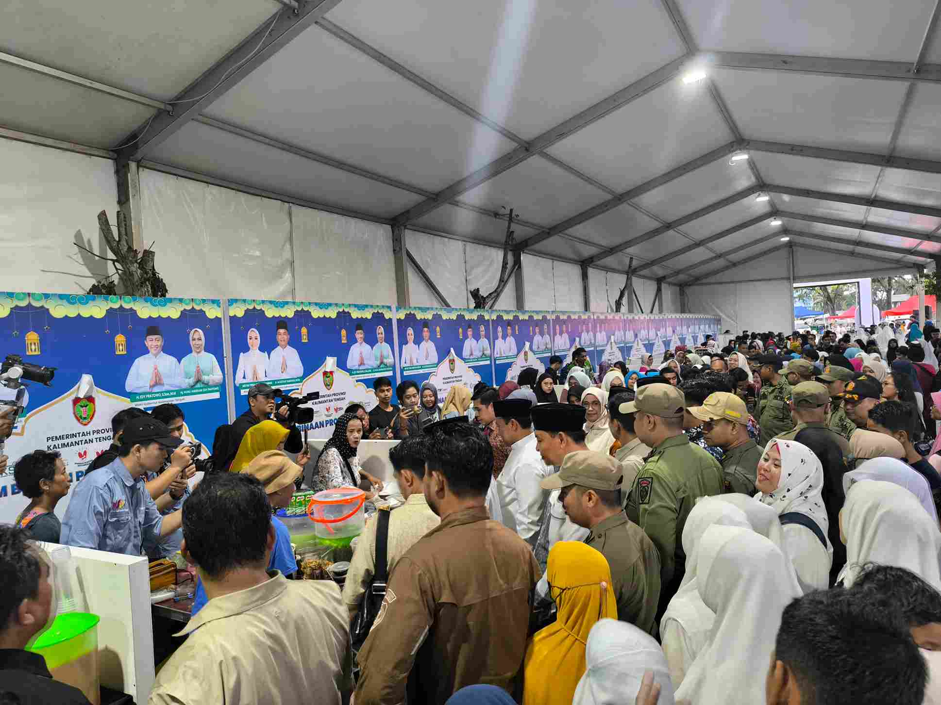 Satpol PP Kalteng Siagakan Personel dalam Pengamanan Pembukaan National Halal Fair 2025