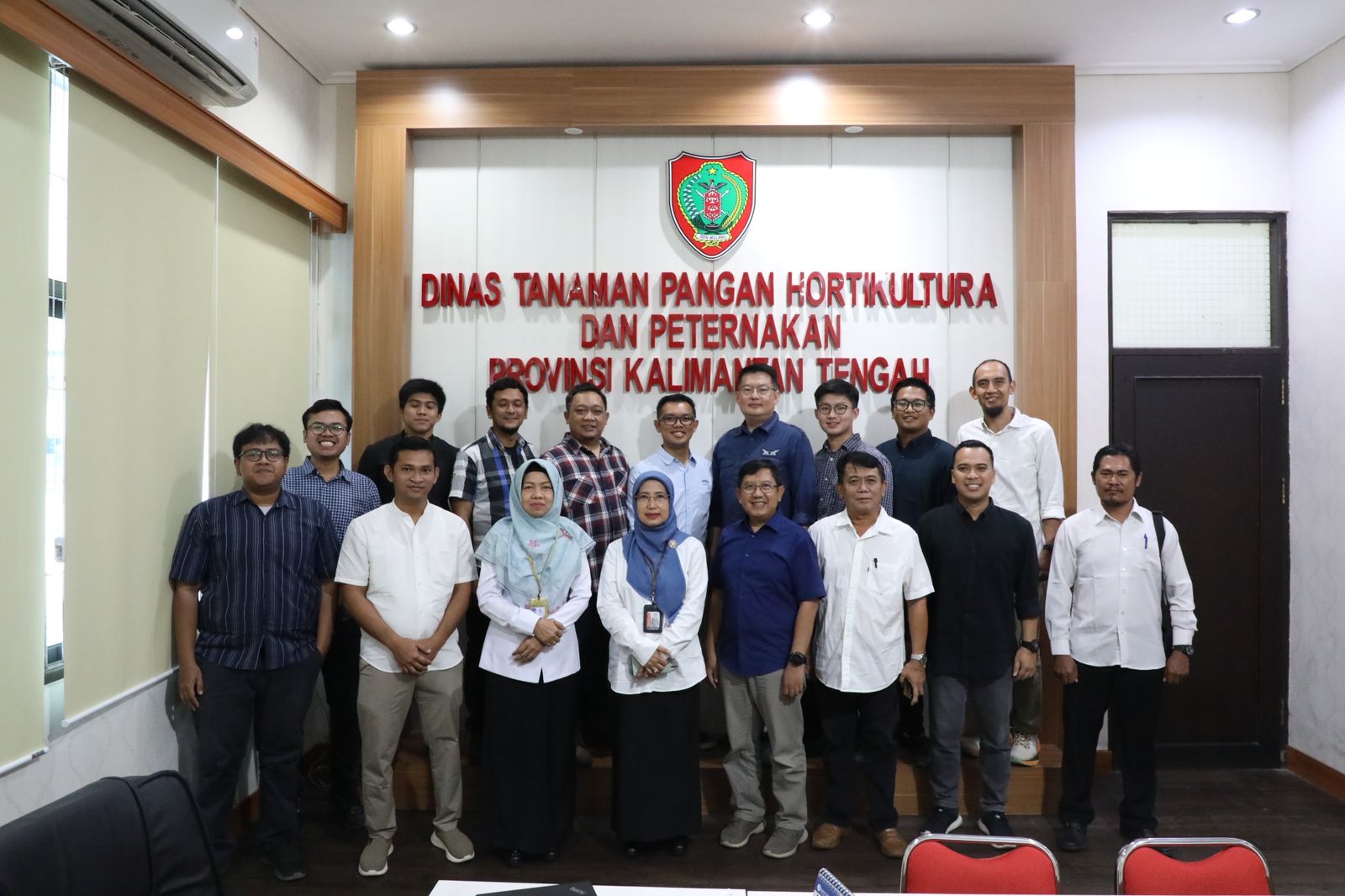 Kadis TPHP Prov. Kalteng Terima Audiensi Uji Coba Traktor PT. United Tractors Tbk untuk Dukung Program Optimasi Lahan di Kalimantan Tengah