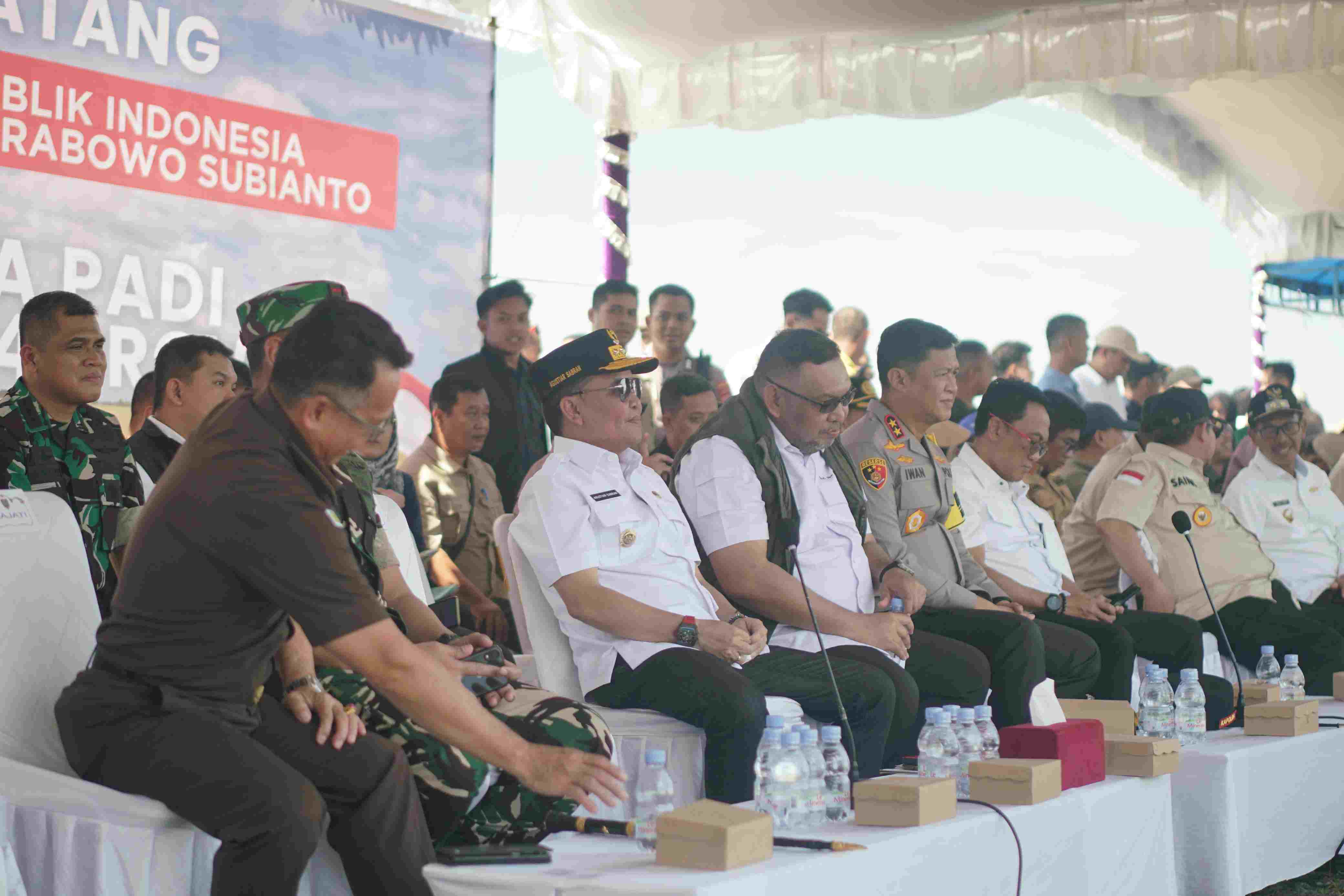 Panen Raya Serentak, Gubernur Kalteng Apresiasi Petani - Kadisdik Tekankan Peran Generasi Muda